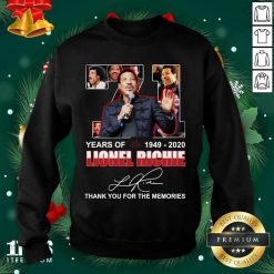Lionel Richie 71 Years Of 1949 2020 Thank You For The Memories Signature Sweatshirt- Design By 1tees.com