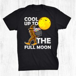 Cool Bigfoot Sasquatch And Full Moon Halloween Black Shirt