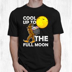 Cool Bigfoot Sasquatch And Full Moon Halloween Black Shirt